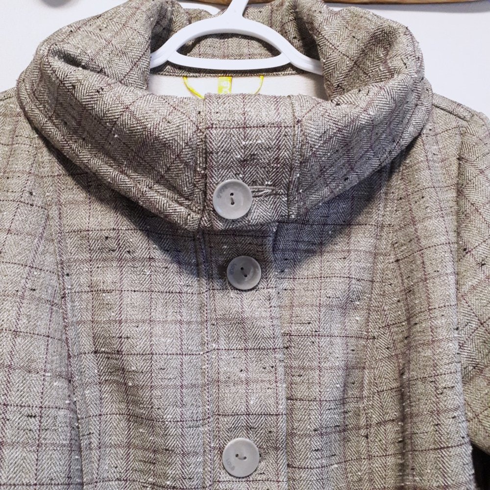Lole Grey Coat with Purple Accents - Picture 4 of 16
